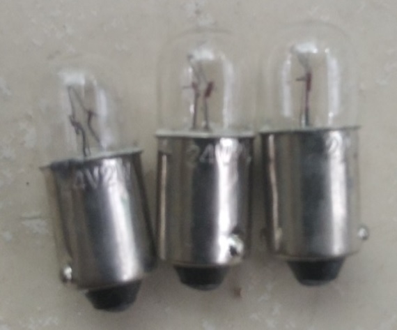 Bóng Đèn Sợi Đốt Đuôi Gài 9mm BA9S 24V 2W