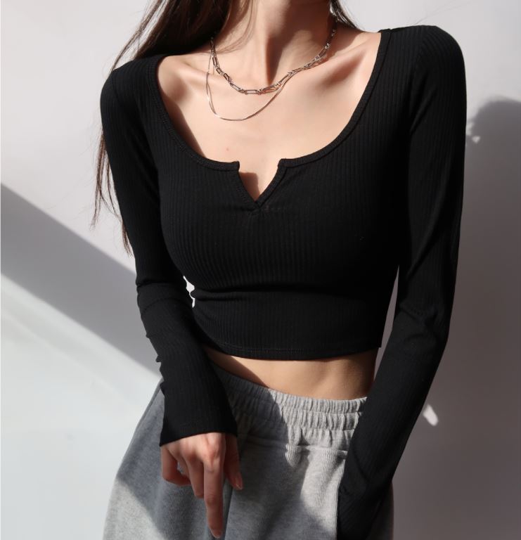 Áo thun nữ cổ hình chữ V