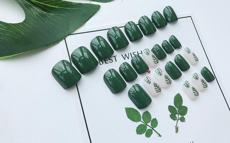 Bộ 24 móng tay giả hình lá xanh (kèm keo)