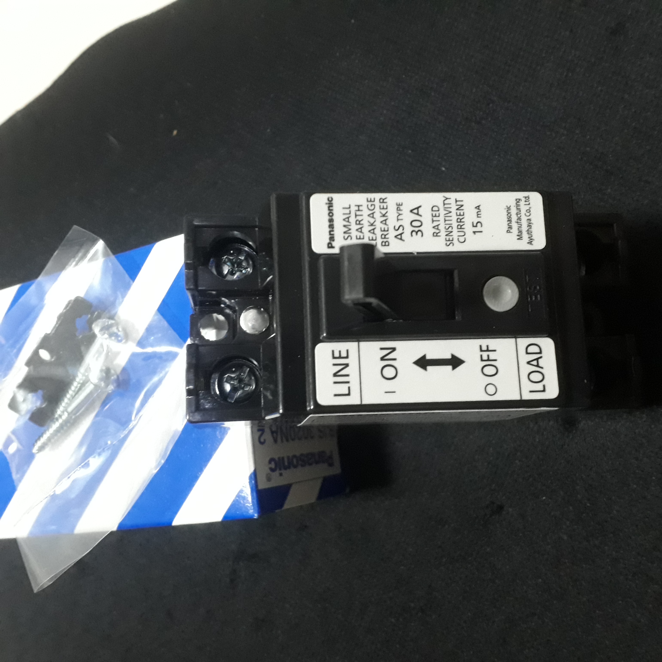 CB CỐC CHỐNG GIẬT MINI  30A PANASONIC