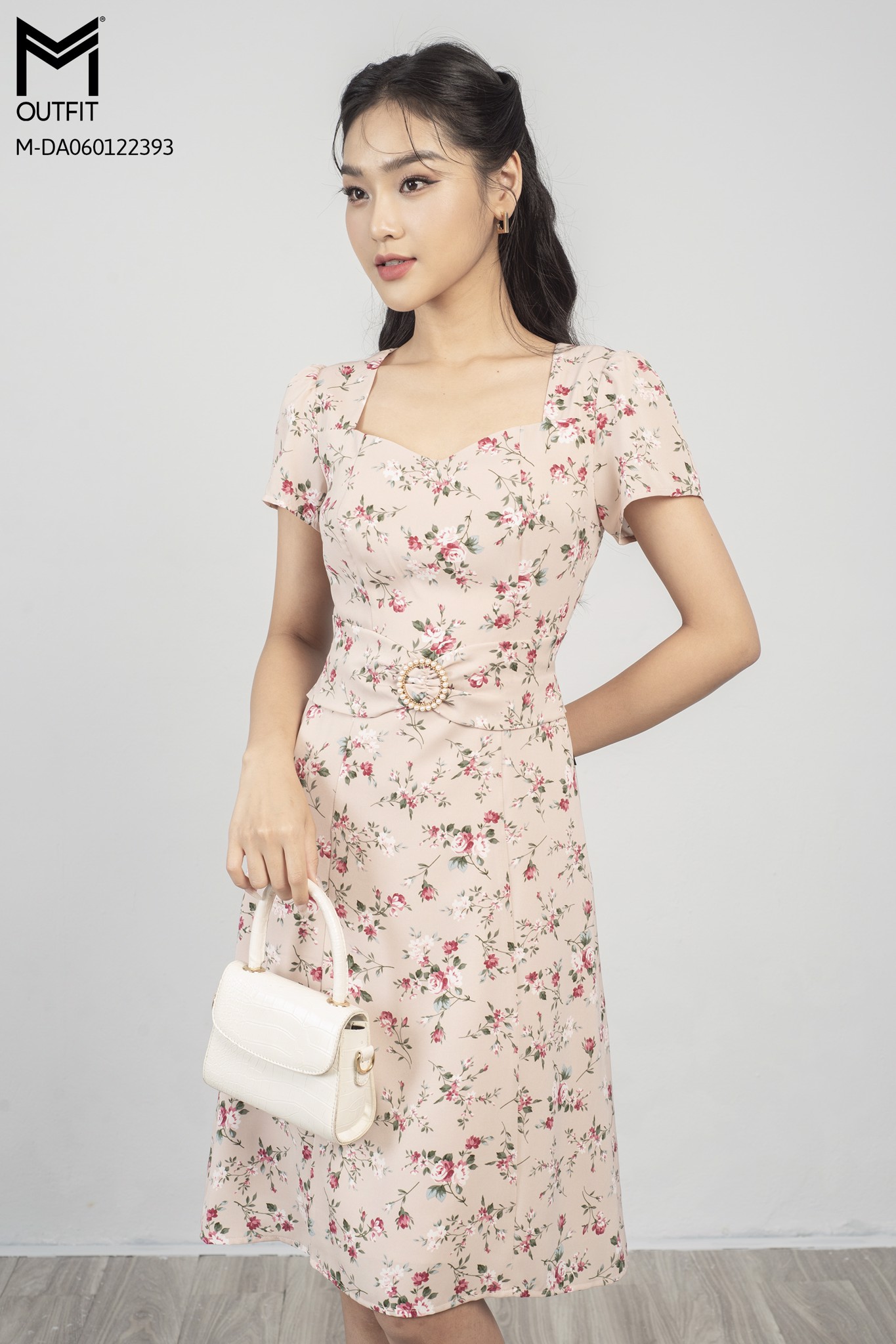 Đầm dáng A, cổ U, kèm đai - Mmoutfit