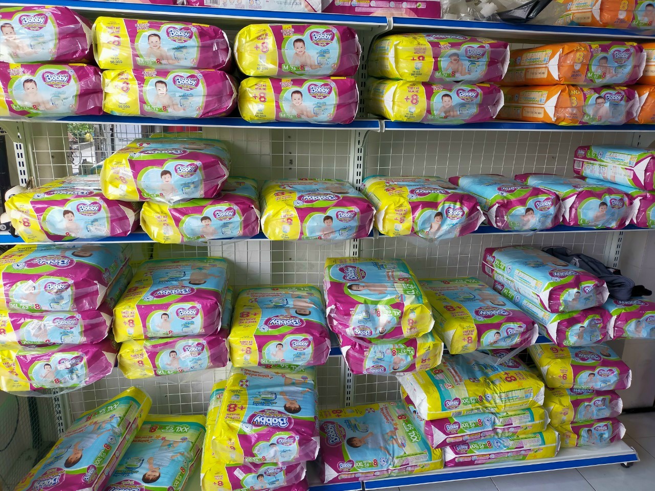 Bỉm tã dán Bobby siêu thấm size XL 62 miếng (12-17kg)