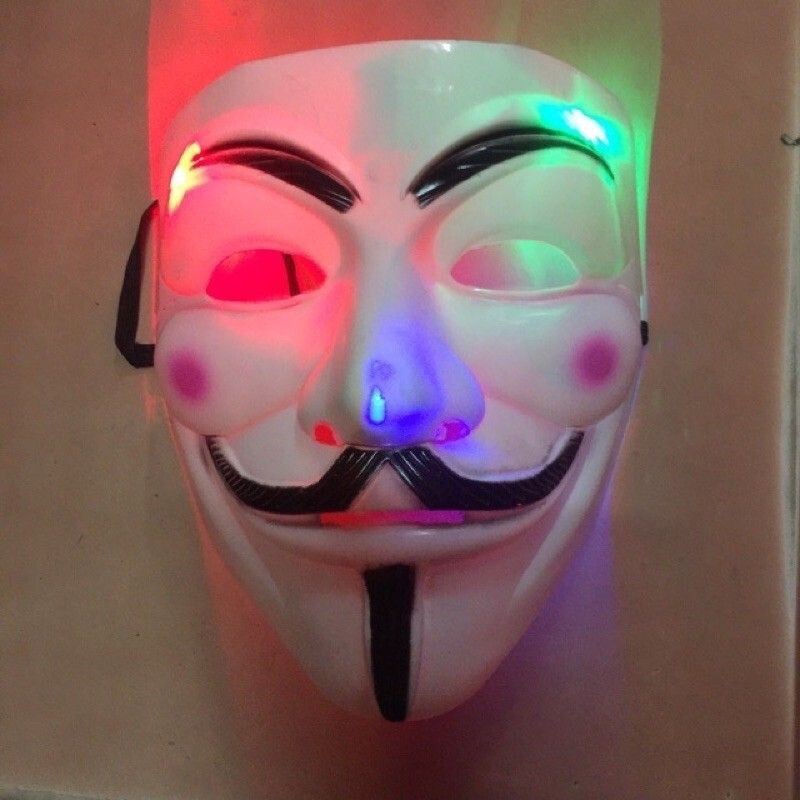 Mặt nạ Hacker trắng có đèn, chất liệu nhựa dẻo