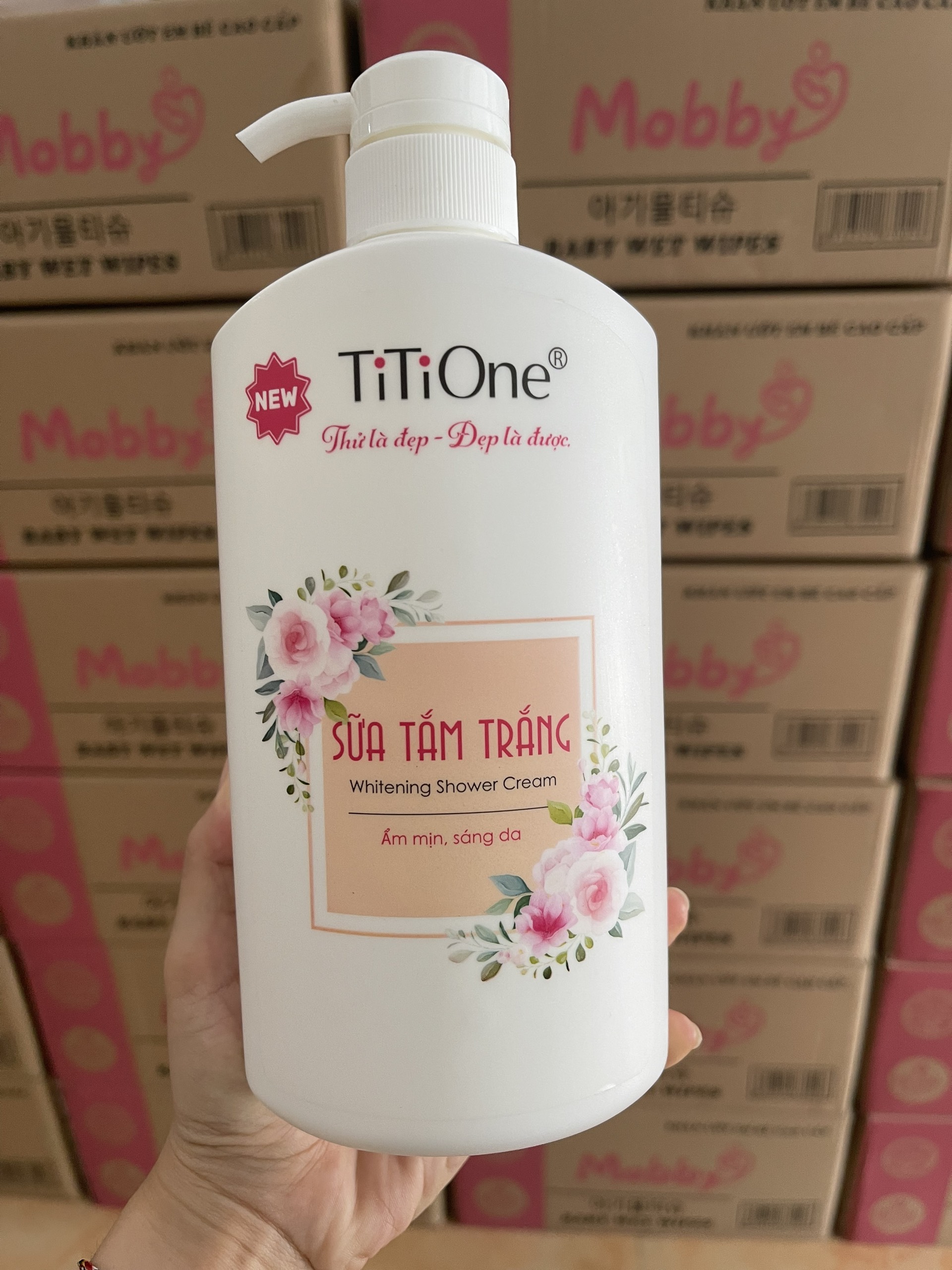 Sữa tắm trắng da TITIONE 750 g (MẪU MỚI)