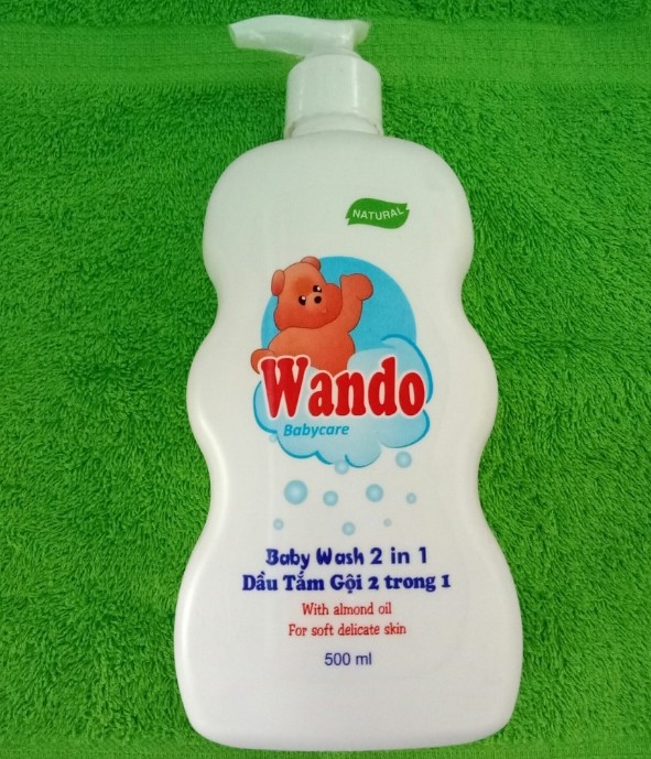 Dầu tắm gội 2 trong 1 Wando chai 500ml