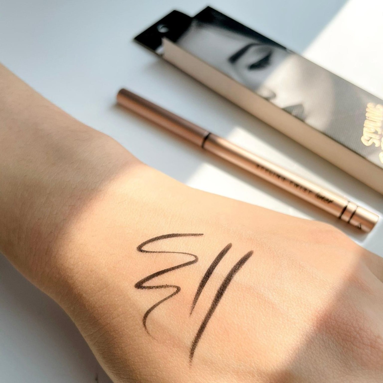 Chì Vặn Kẻ Mắt Dạng Gel Vacosi Styling Twist Liner 5ml [Bản Gold]