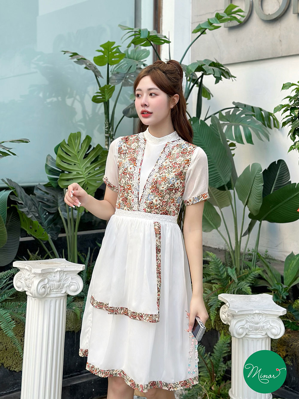 ĐẦM LIỀN BABY DOLL TRẮNG PHỐI HOA ĐỎ [MINOR ADELITA]