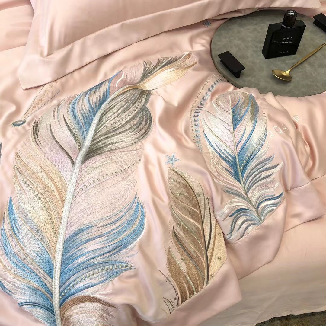 Bộ chăn ga gối Lụa silk thêu lông vũ Alabele
