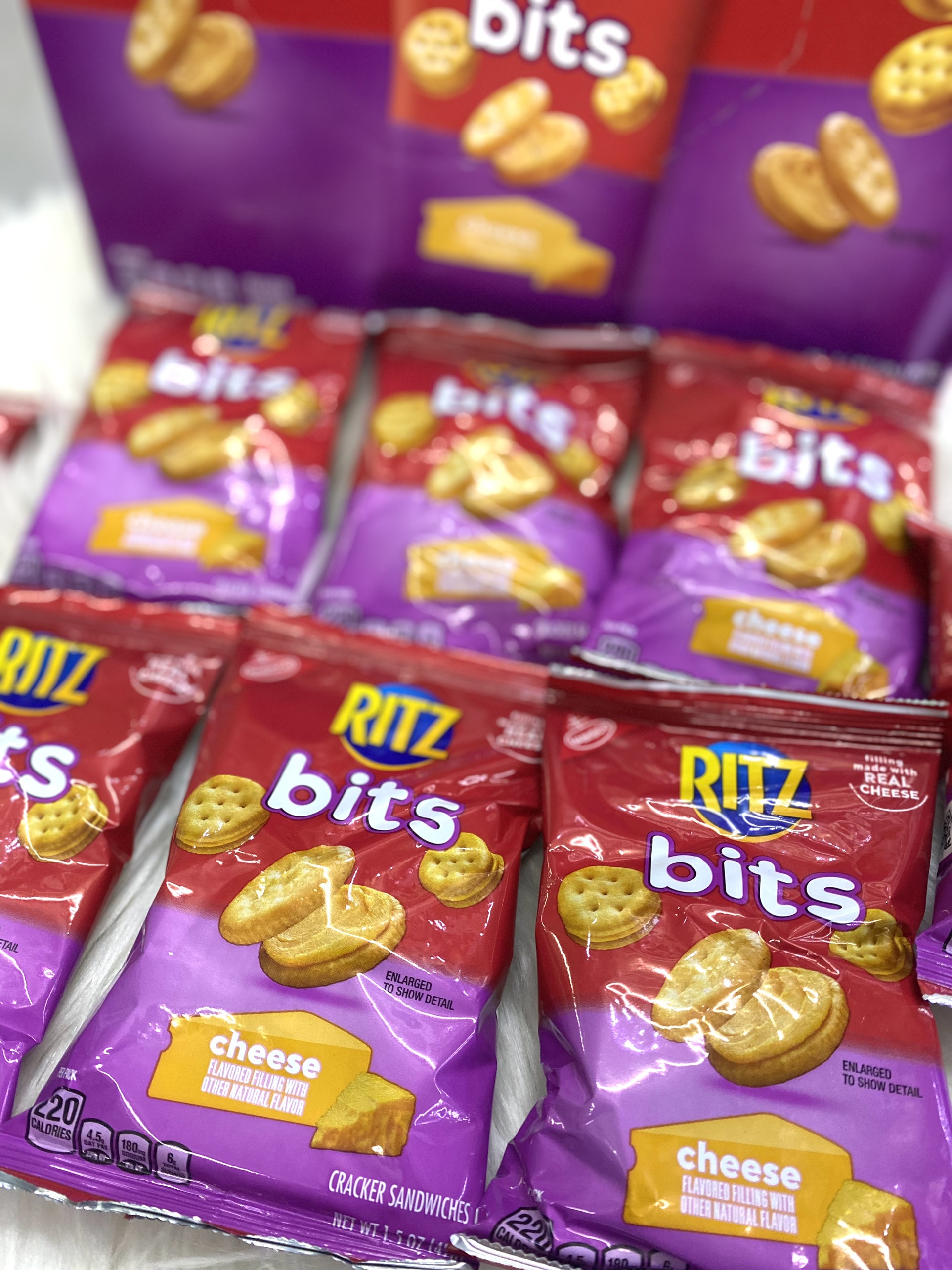 BÁNH QUY KẸO PHÔ MAI RITZ BIT USA