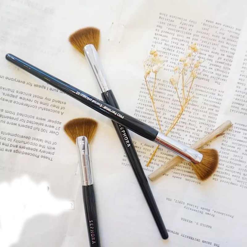 Cọ Trang Điểm Đánh Highlight MAGA PRO Fan Highlight Brush 62