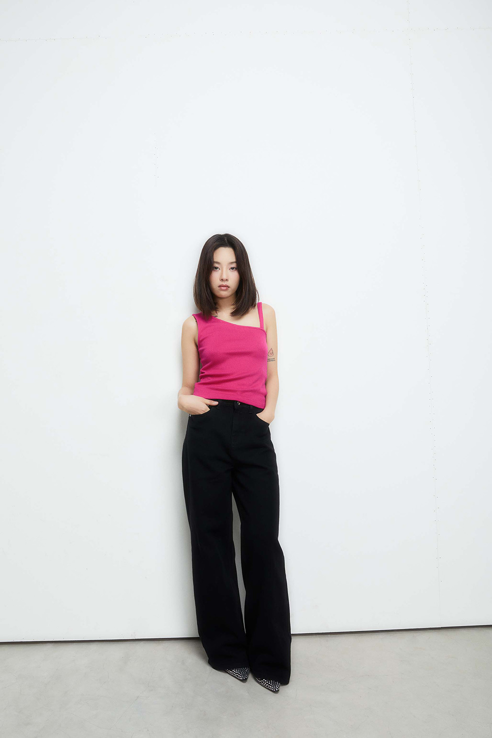 DOTTIE - Áo kiểu lệch vai vải thun T0615