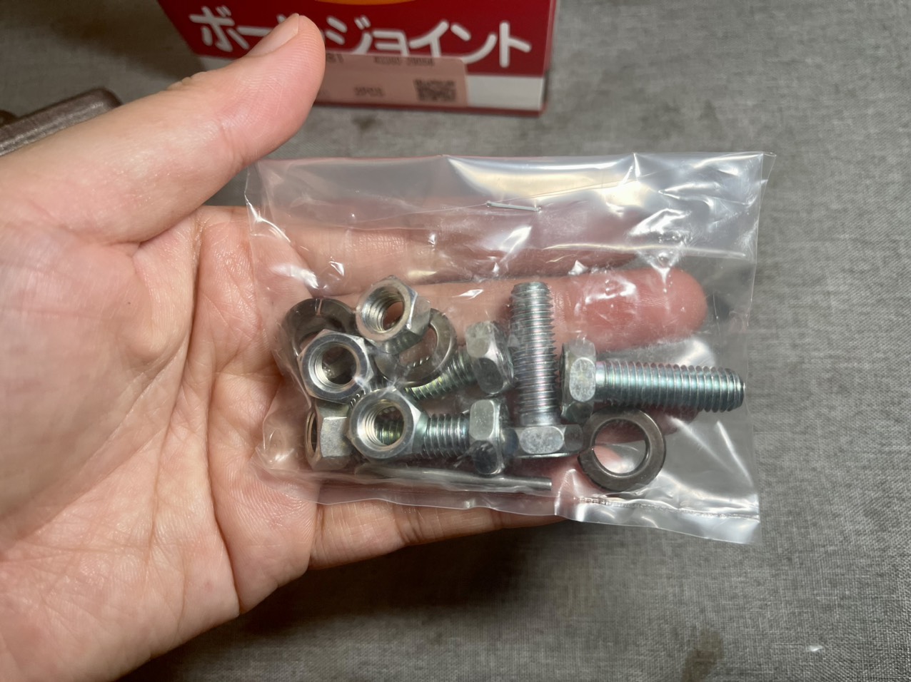 ROTUYN TRỤ TRÊN TOYOTA ZACE