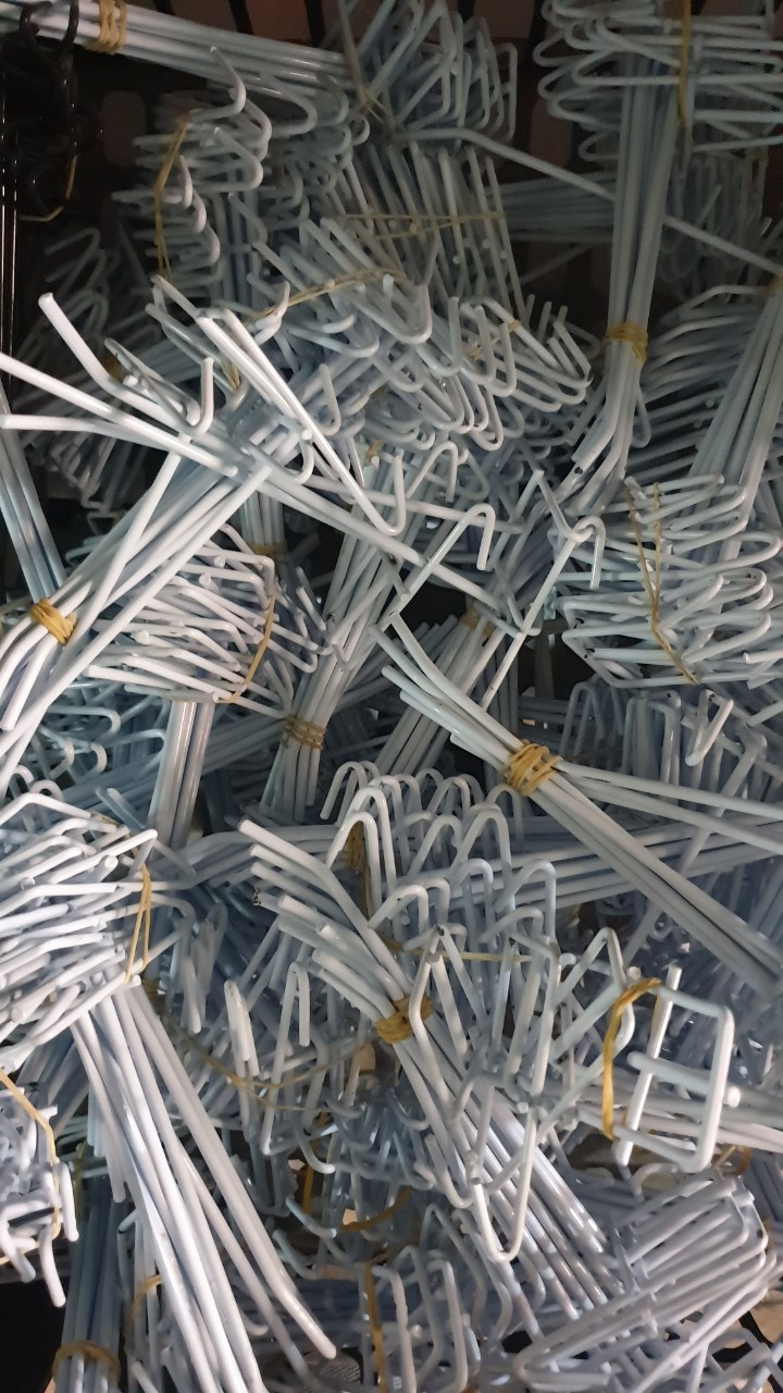 ( combo 10 cái ) Móc treo khung lưới sơn tĩnh điện