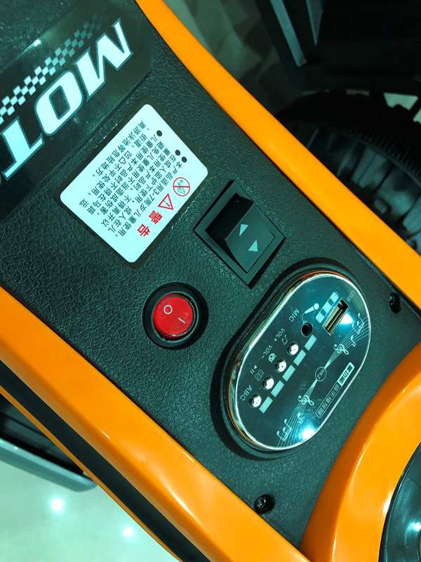 XE MÁY ĐIỆN CHO BÉ 6188  MÀU CAM