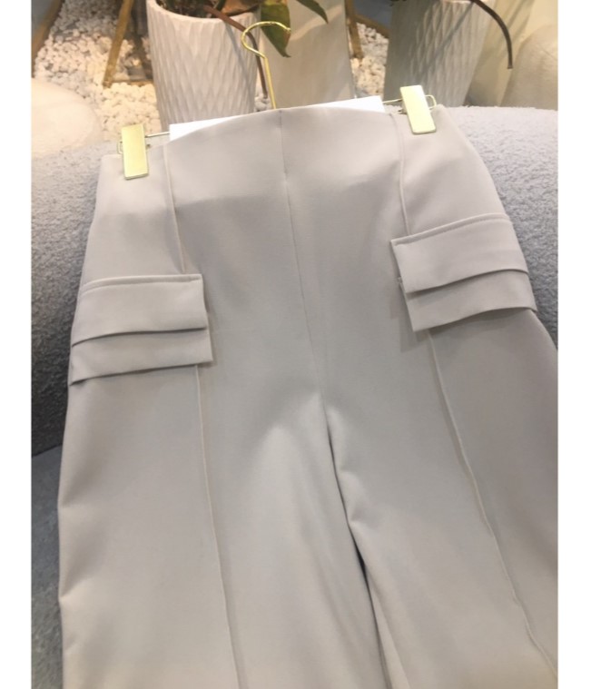 VELLE DESIGN Quần Anda chất cotton lụa hàn dày dặn không nhăn.