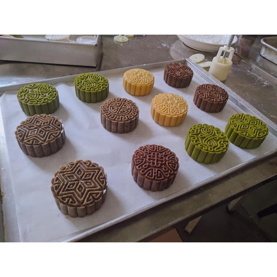 Khuôn Trung Thu lò xo 150g 4 mặt