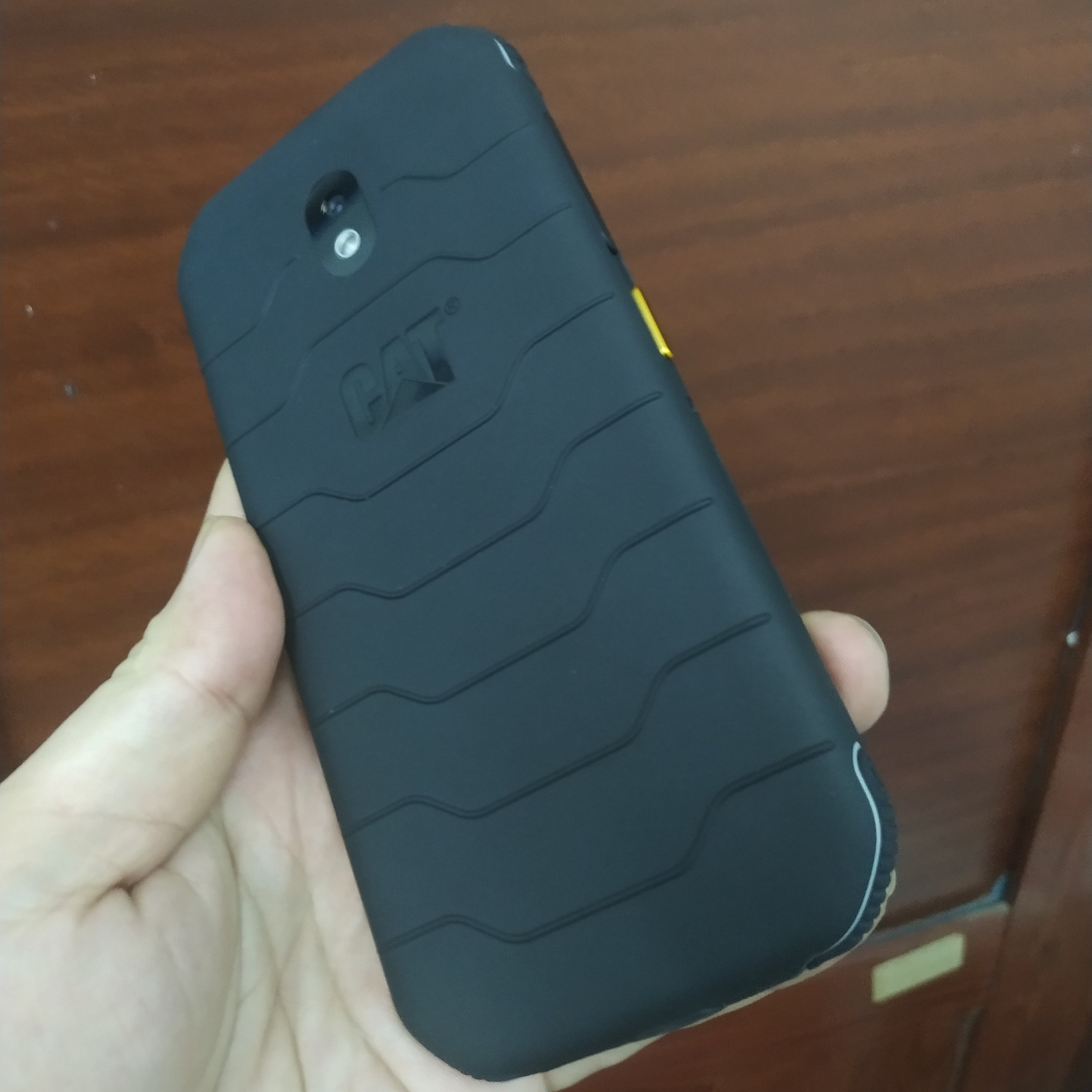 (MỚI 100% - HAI SIM) Điện thoại HAI SIM: CAT S42 (SẢN XUẤT 2021)