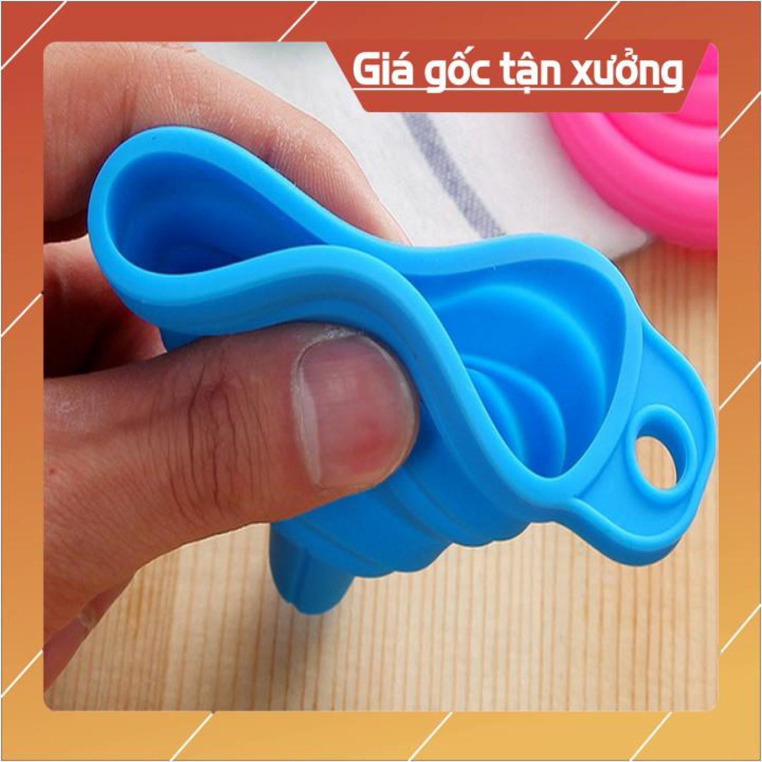 Phễu silicone dạng gấp gọn đa năng tiện lợi