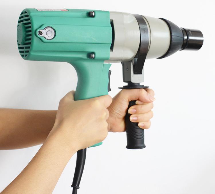 Máy vặn bu 3/4inch lông 620W DCA APB22C P1B-FF-22C (Xanh)