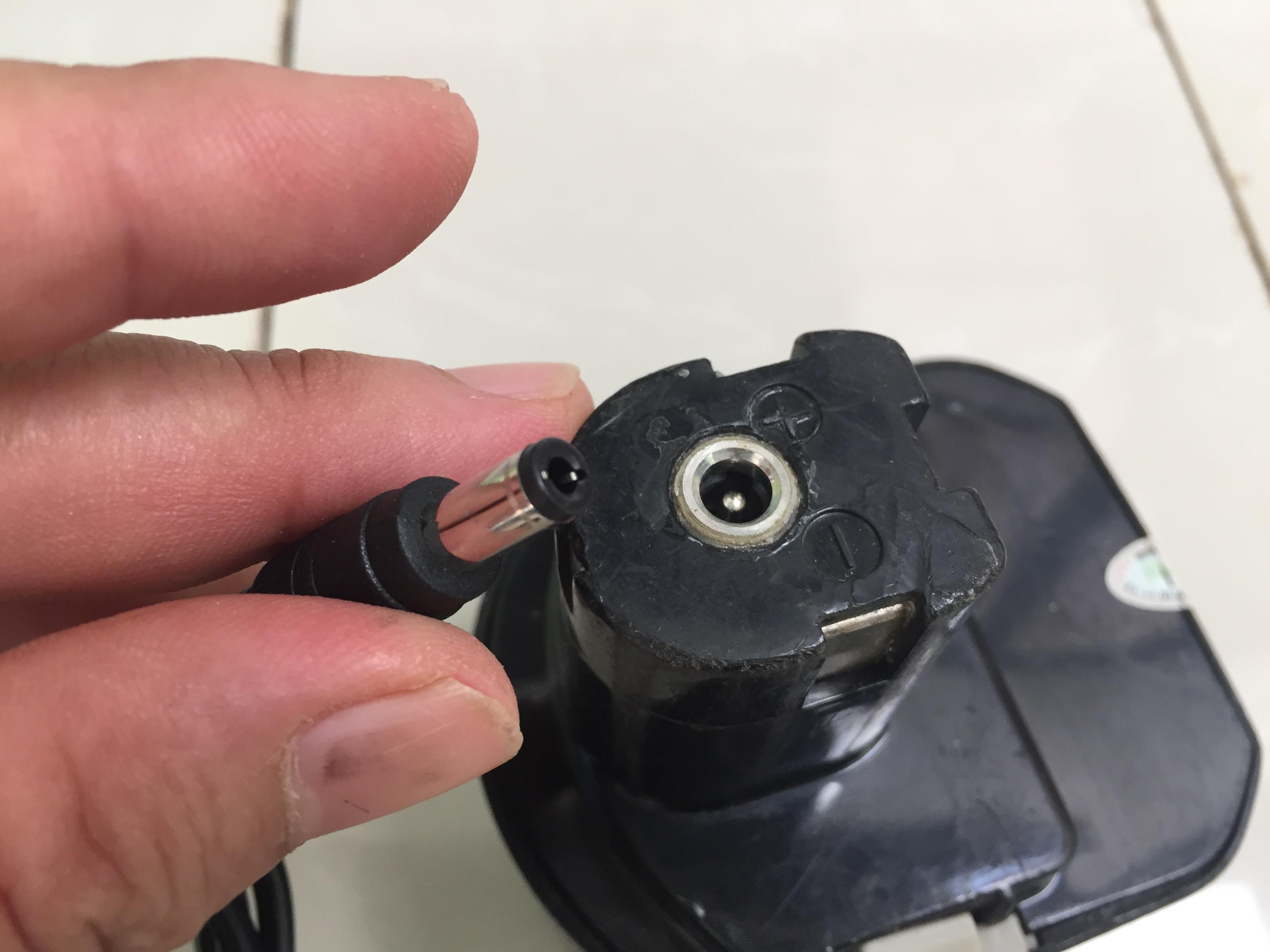 Pin Ryobi 12V 5A Được Làm Từ Pin Lishen Mới