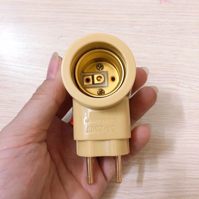 [HCM]Đuôi đèn liền phích cắm có công tắc Sopoka