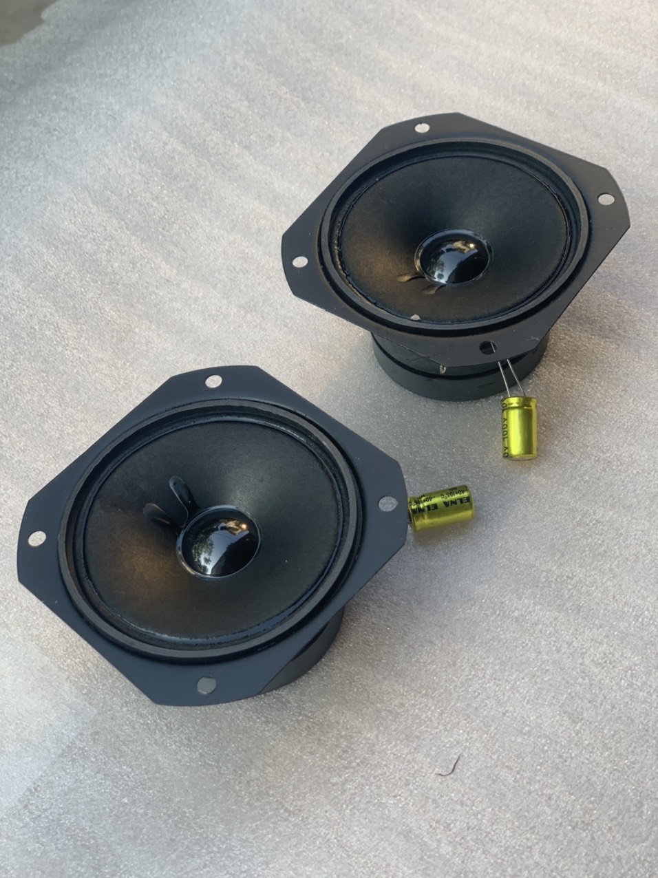 TREBLE 2 TỪ VUÔNG BMB 7CM + TỤ 2.2 BÌNH DÂN - GIÁ 2 LOA