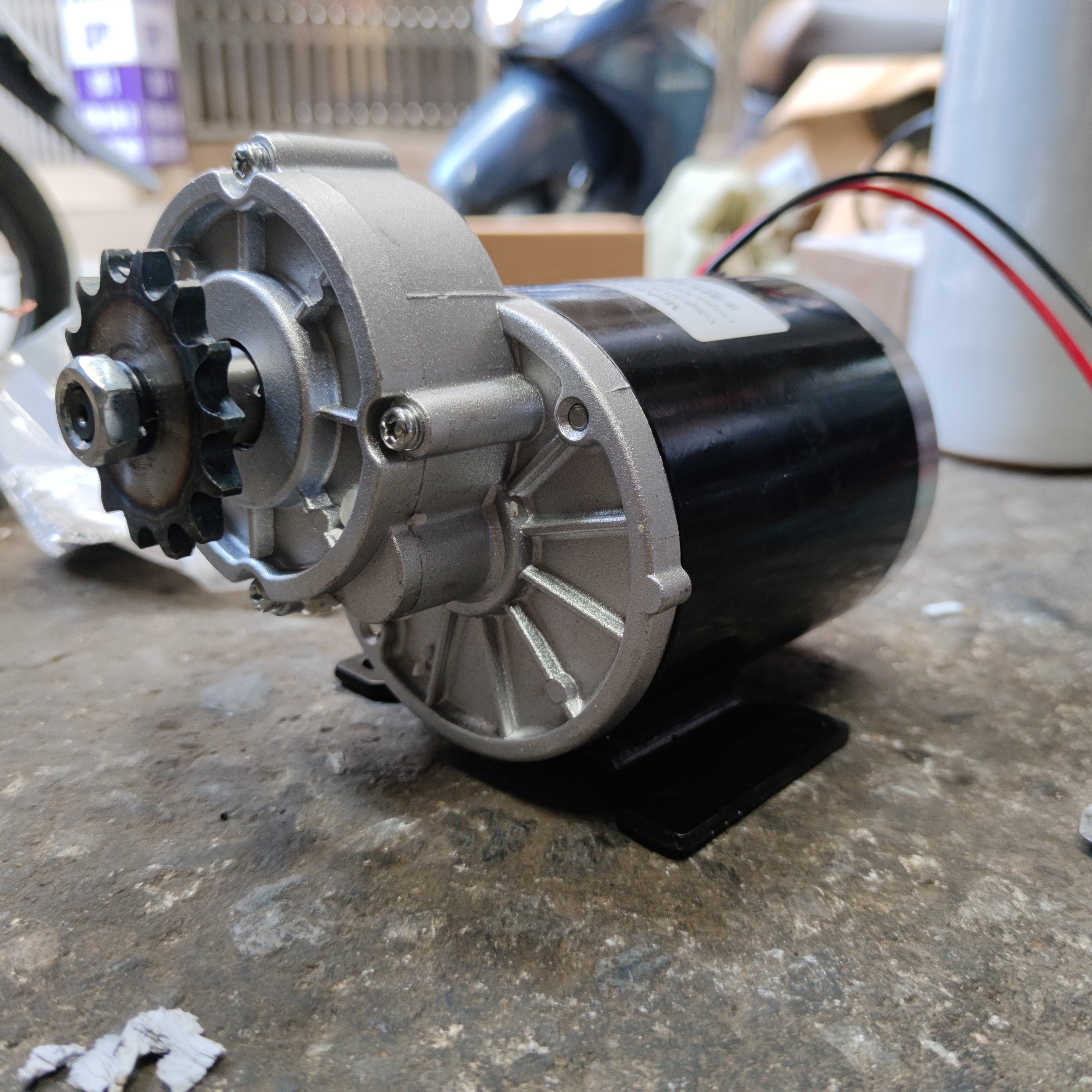 Motor giảm tốc 12v 500w dòng tải nặng