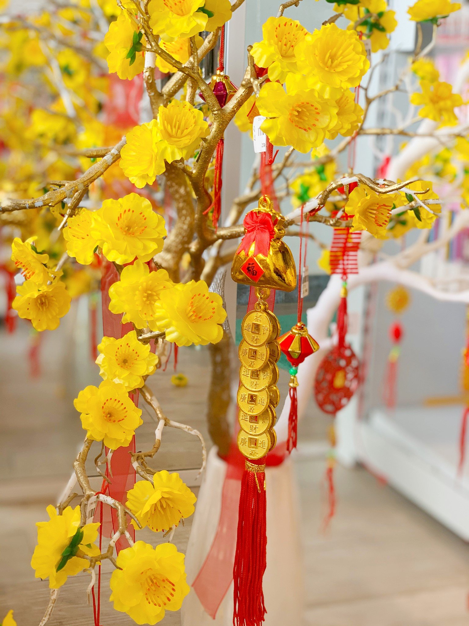 1 Combo 6 cành mai giả trang trí Tết - Tet holiday decoration pktet29