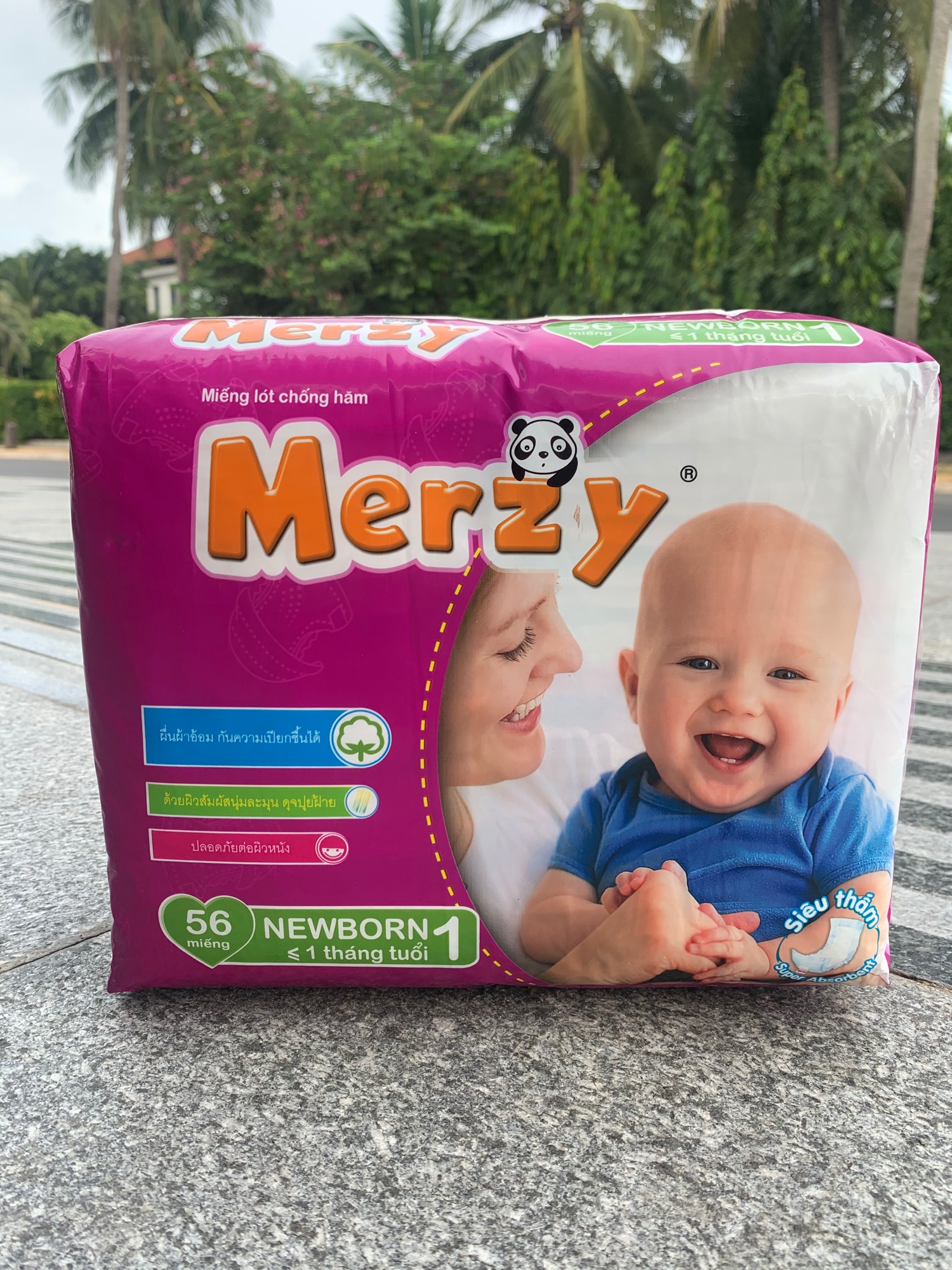Miếng lót Newborn Merzy ( gói lớn 56 miếng cho bé từ sơ sinh tới 1tháng tuổi )