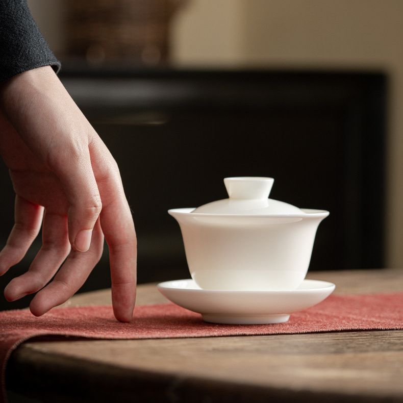 Chén khải sứ pha trà Dương Chi Ngọc 150ml ( sứ Đức Hóa)