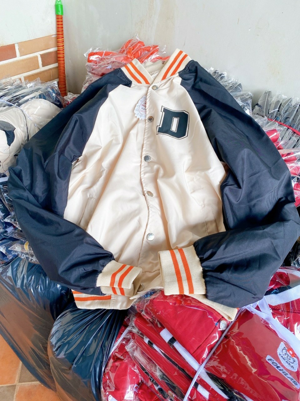 Áo Khoác Bomber Nữ 2 Lớp Siêu Đẹp LT99