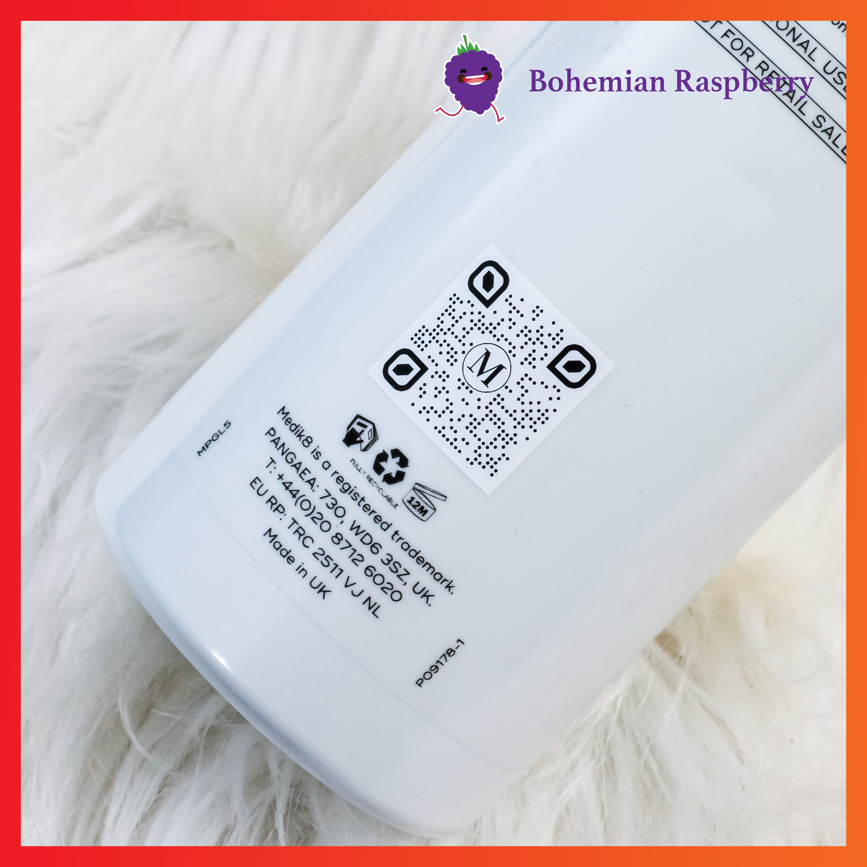 Medik8 Surface Radiant Cleanser - Sữa rửa mặt dạng gel