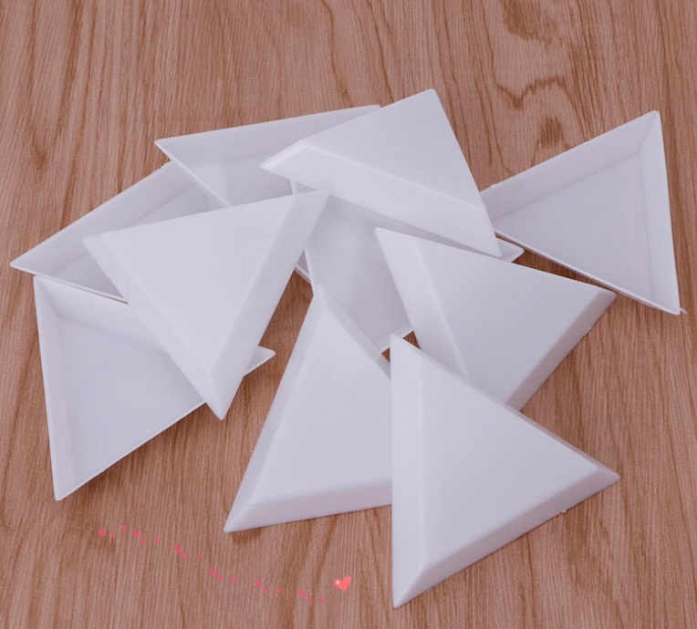Sét 10 khay tam giác đựng đá nail