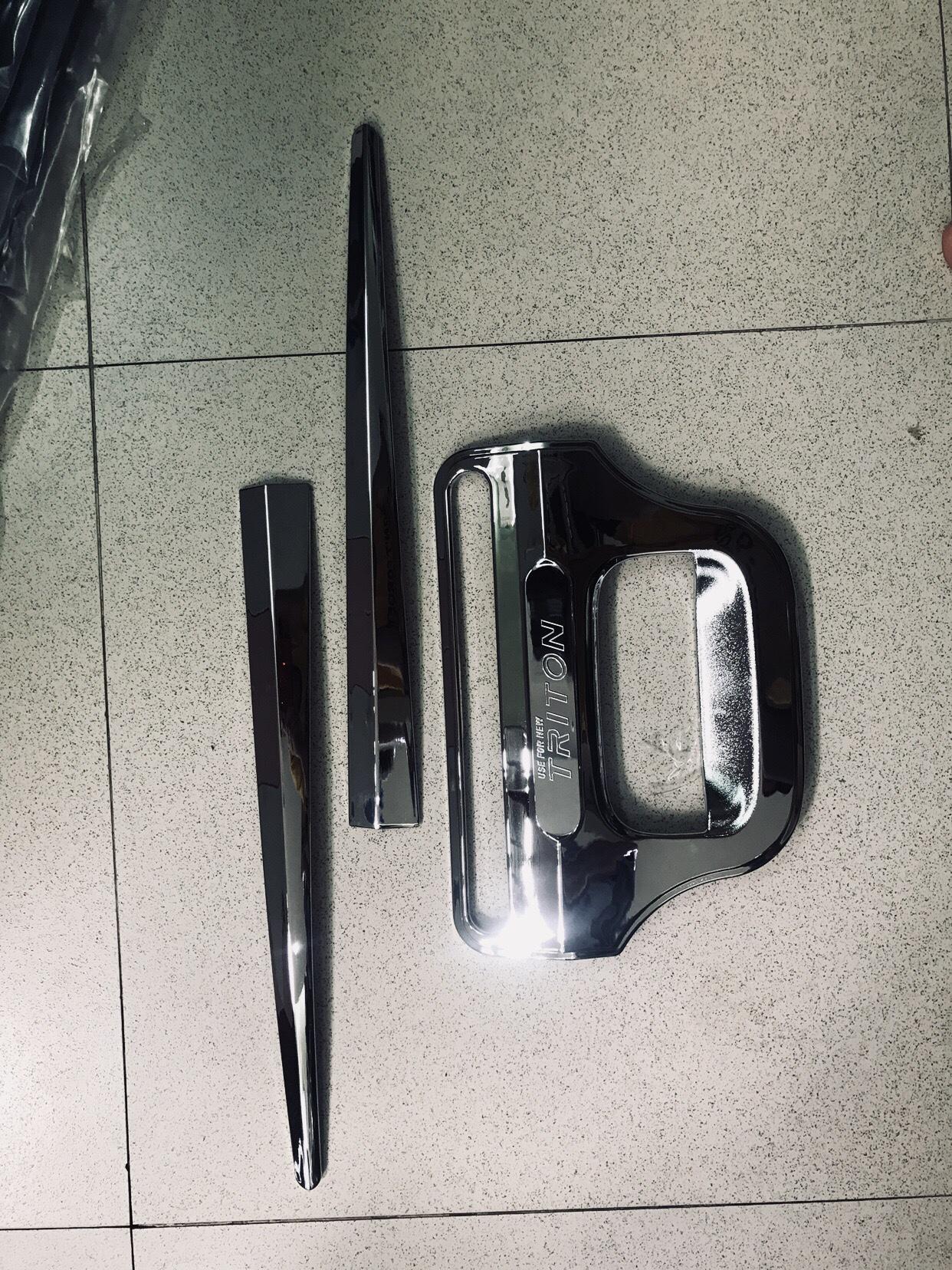 Ốp hõm cốp xe Triton 2016- 2018- mạ