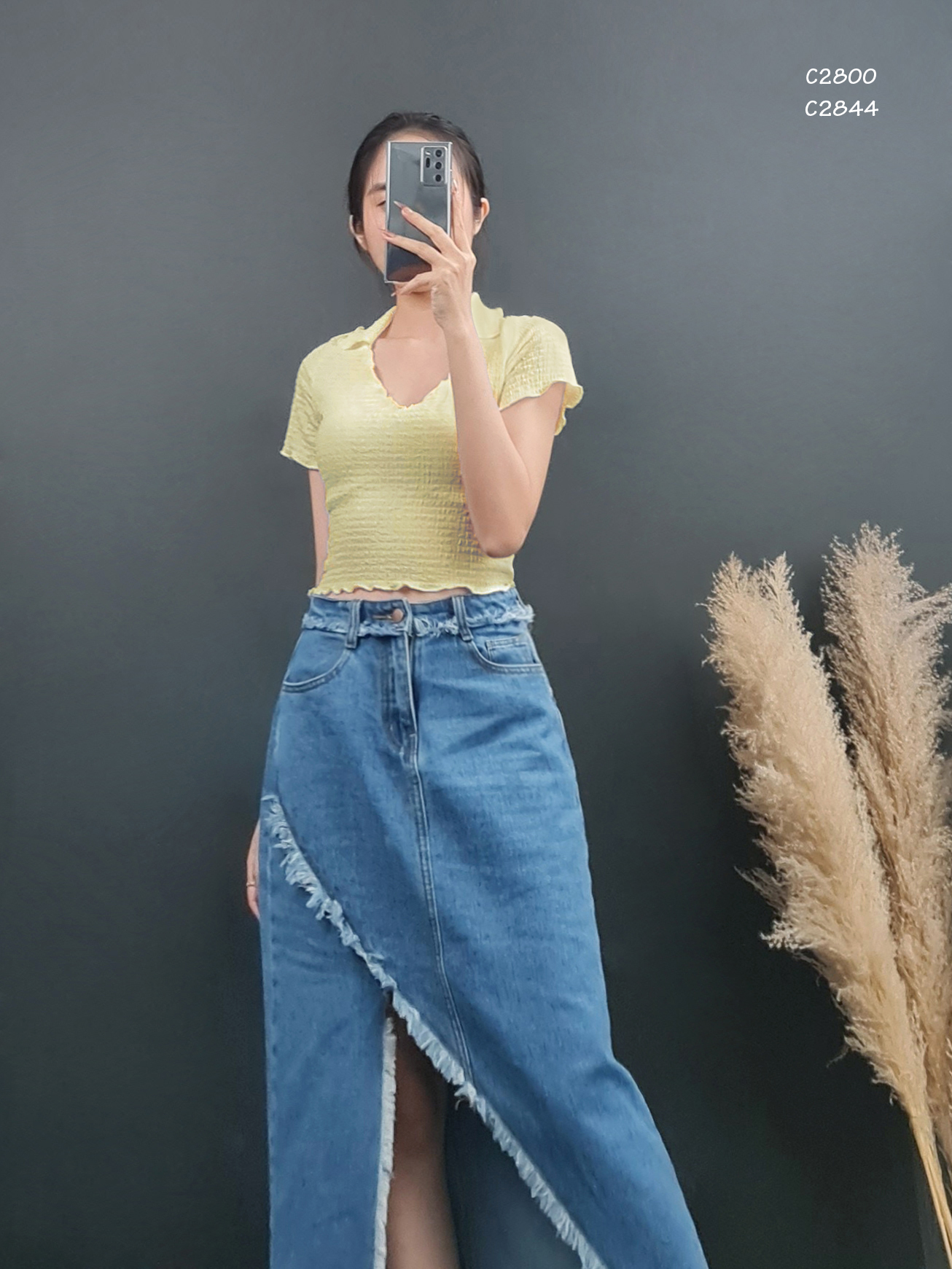 C2800 - Áo thun croptop cổ bẻ tay ngắn xoắn lai trơn