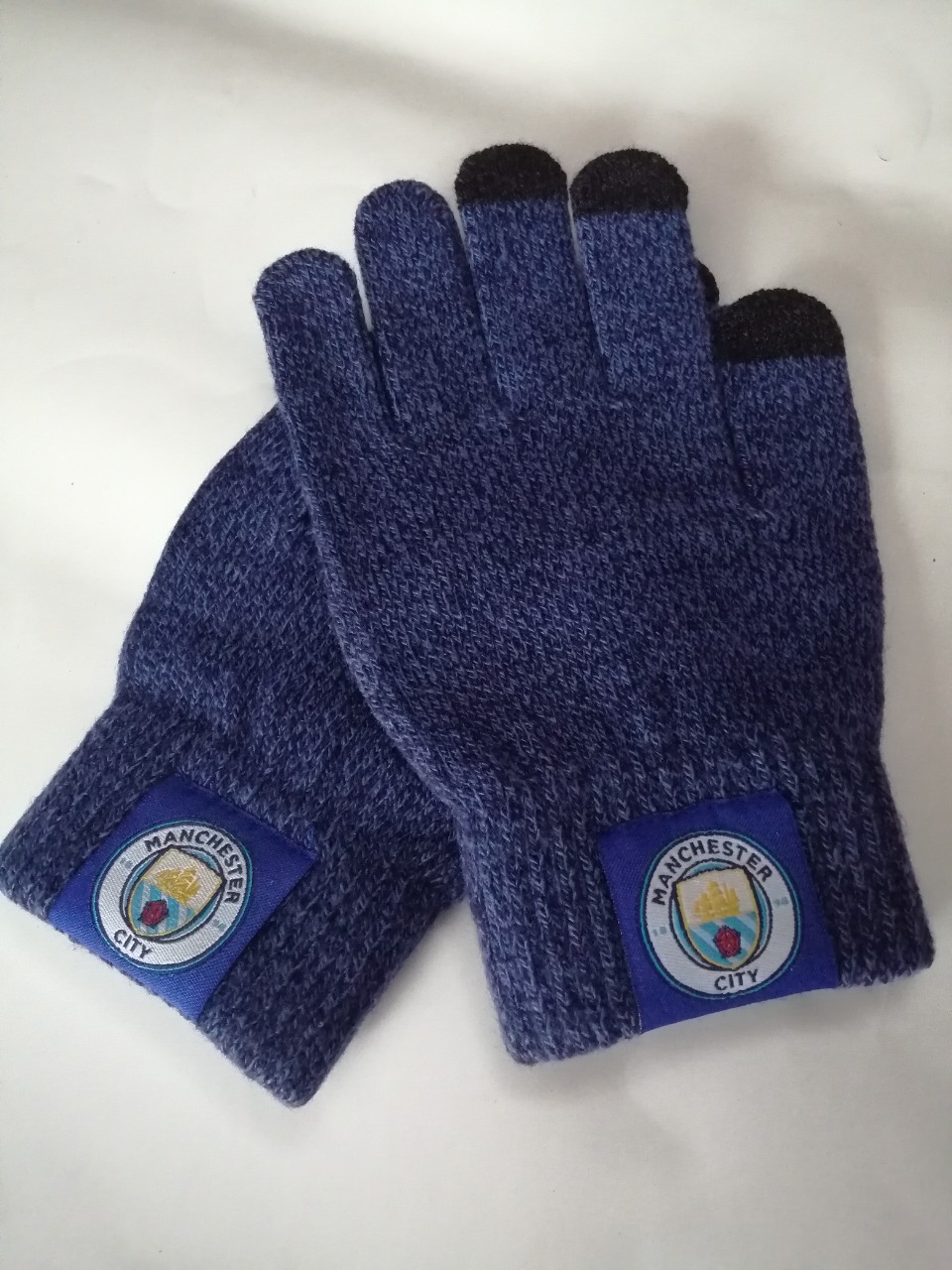 Găng tay len các CLB bóng đá