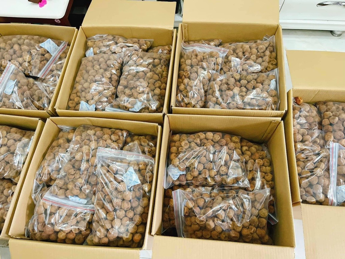 trái vải sấy, 100k/ký u là trời.