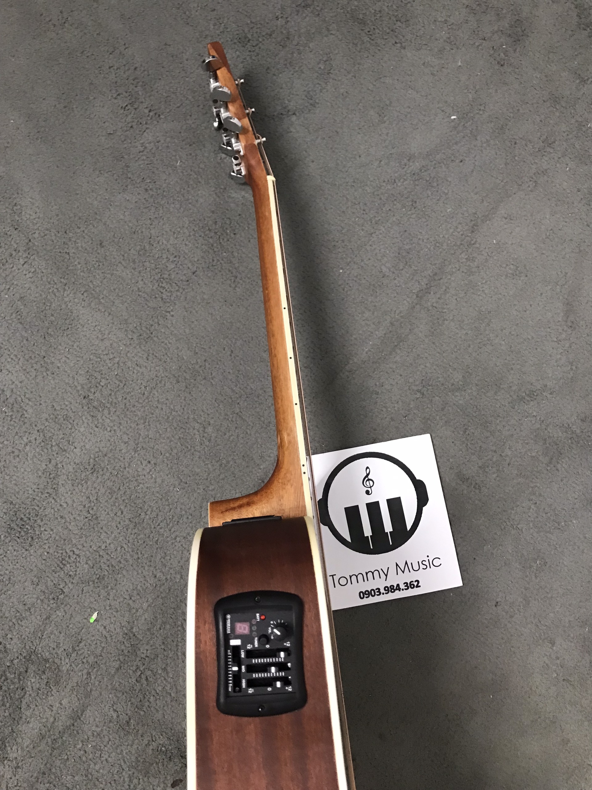 Guitar Yamaha F3000 EQ