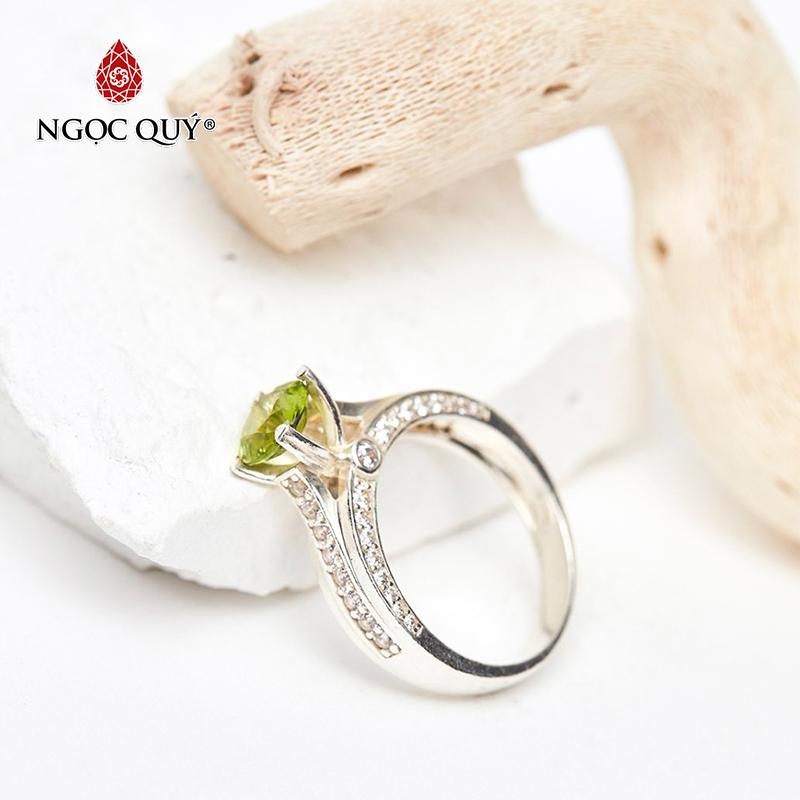 [HCM]Nhẫn bạc đá đá peridot mệnh mộc hỏa - Ngọc Qúy Gemstones