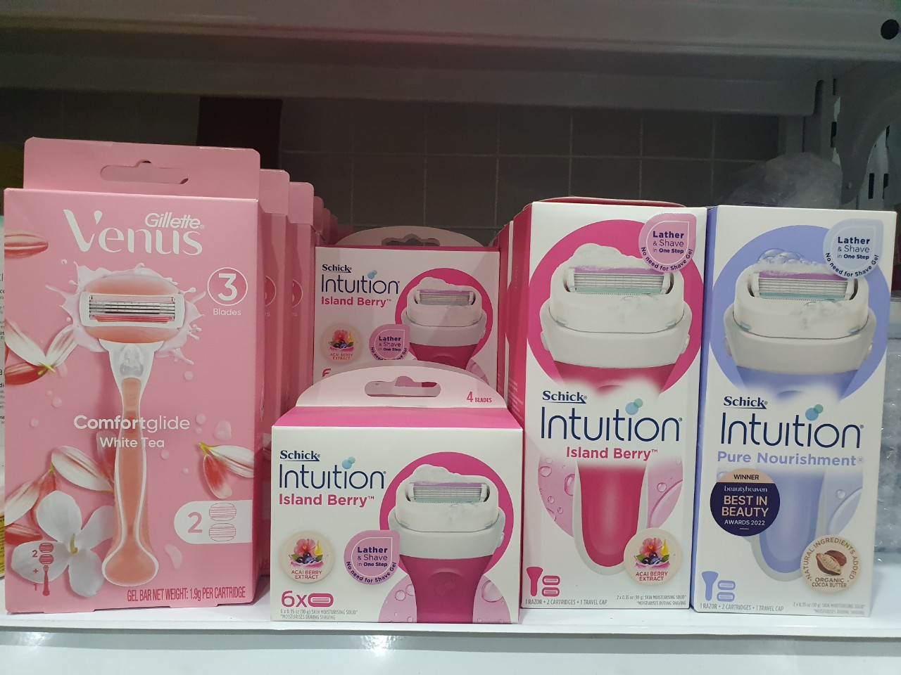 Dao cạo đầu bơ SCHICK Intuition và lưỡi thay thế