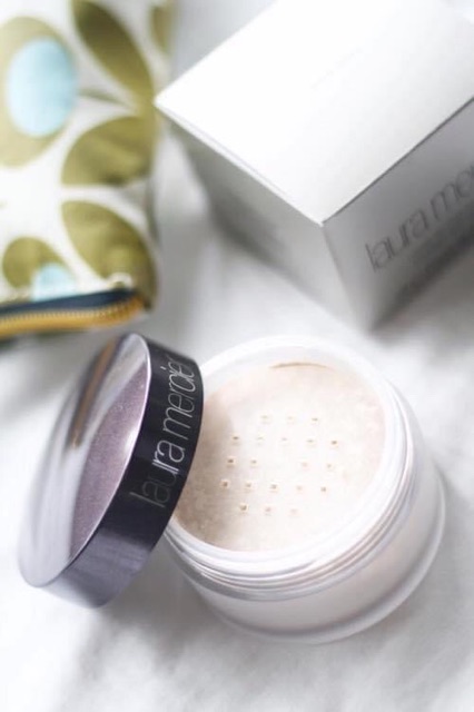 Phấn phủ bột kiềm dầu Laura Mercier