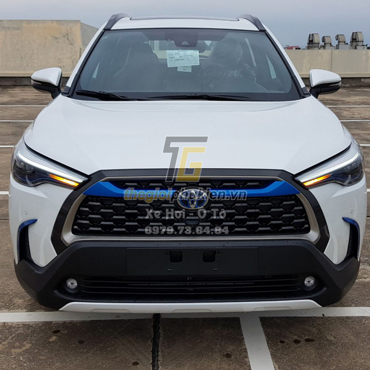 Ốp trang trí mặt Ca lăng cho Toyota Corolla Cross độ từ bản G lên HV