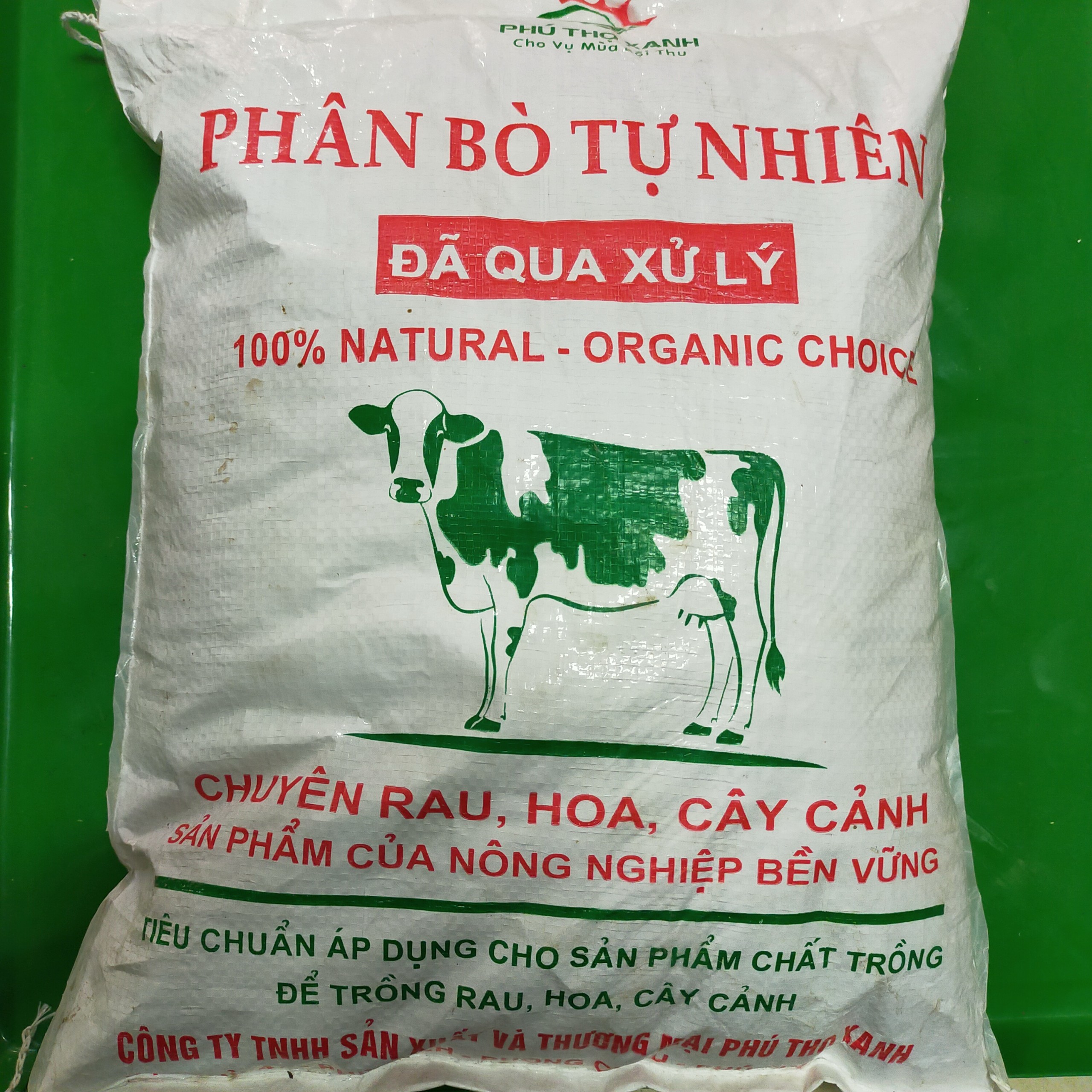 Phân bò đã xử lý vi sinh  - giúp cây ra rễ khỏe, chống lại sâu bệnh - phát triển toàn diện
