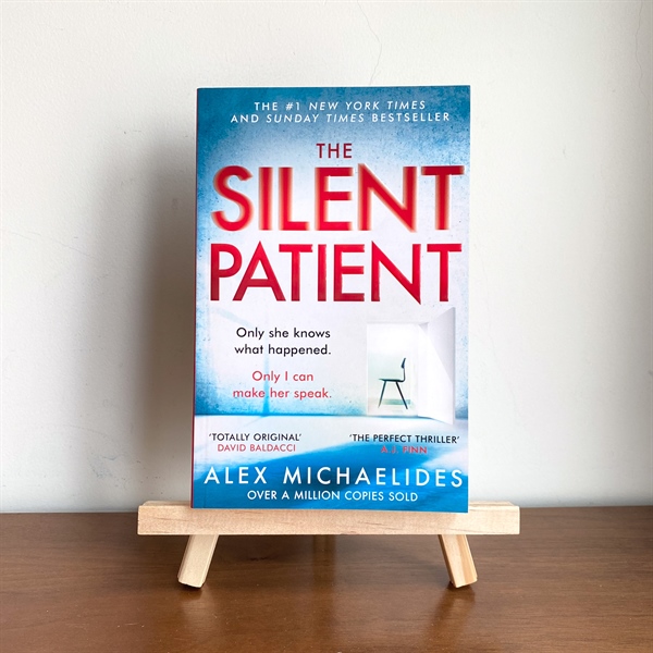 The Silent Patient - Alex Michaelides - Moonbird