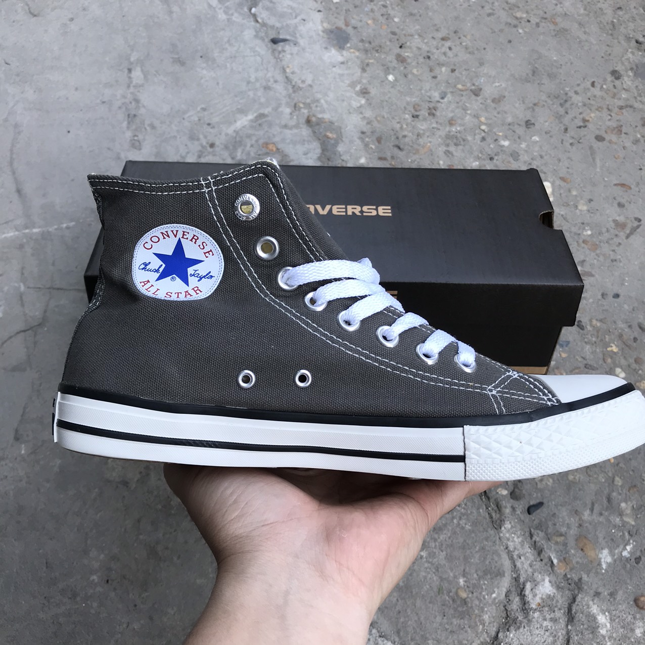 Giày Converse Classic Màu Xám Ghi Cao Cổ (Thanh Lý)