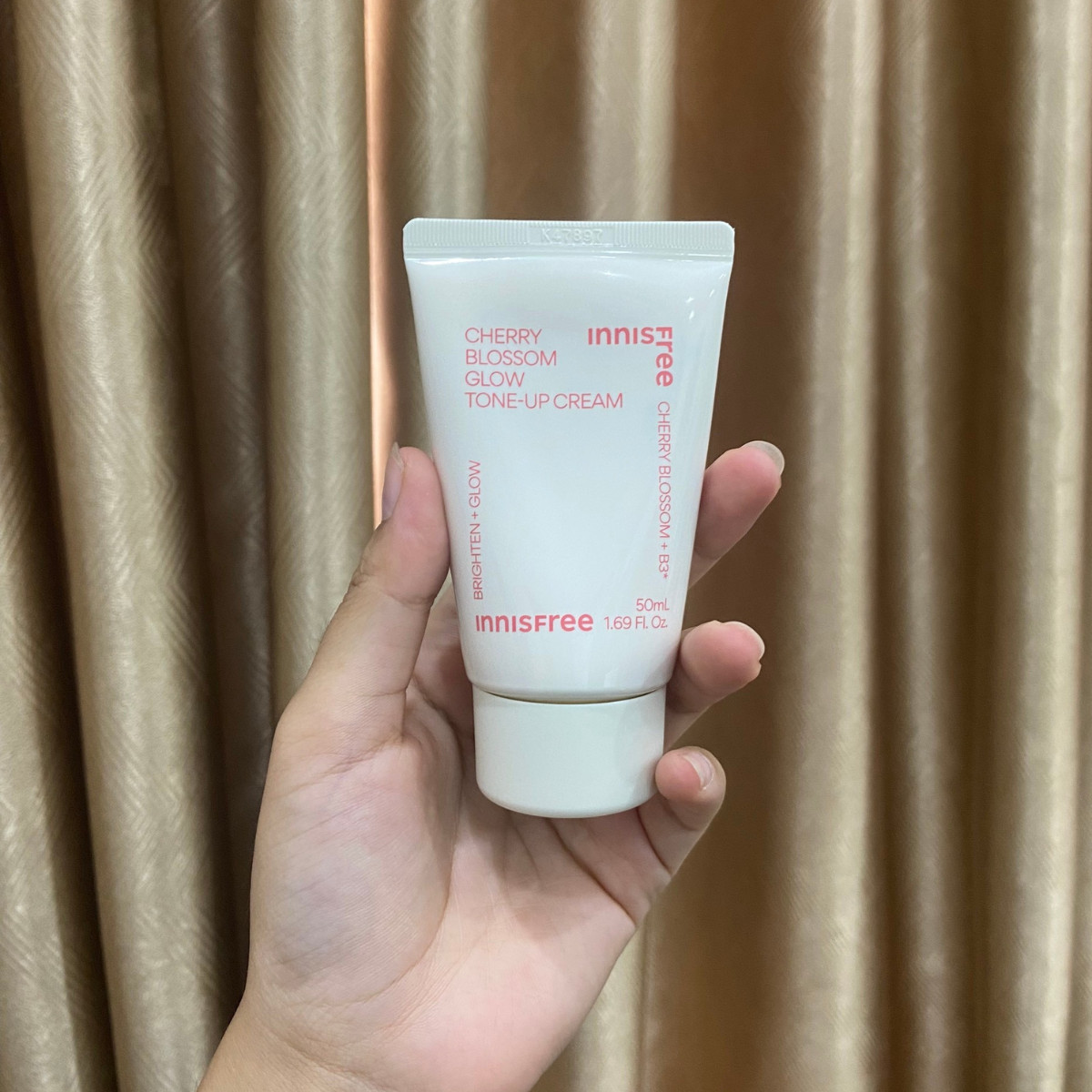 Kem Dưỡng trắng da INNISFREE JEJU CHERRY BLOSSOM TONE UP CREAM Lyo.vn