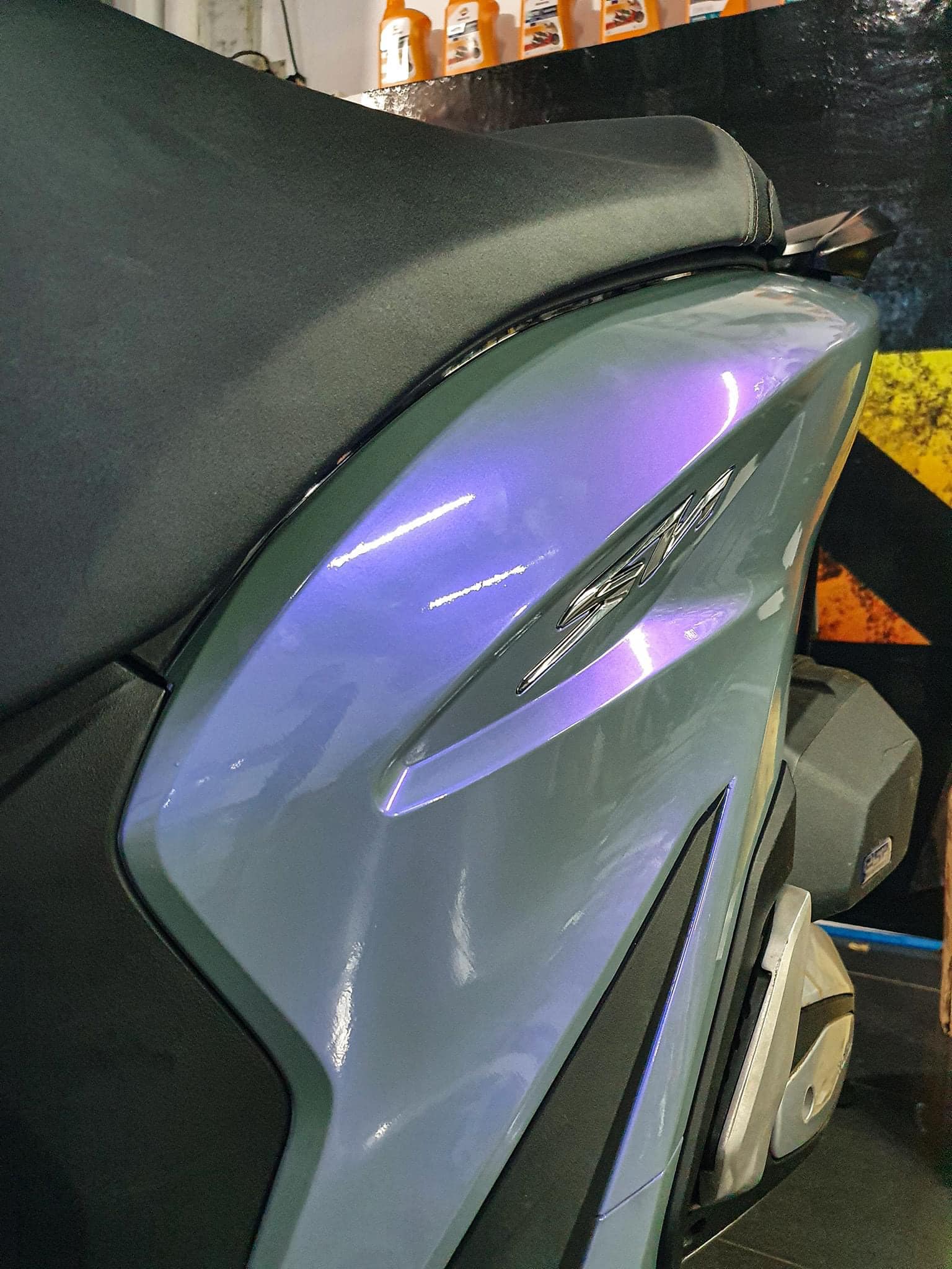Decal dán trùm xe xám ánh tím khổ 50cm