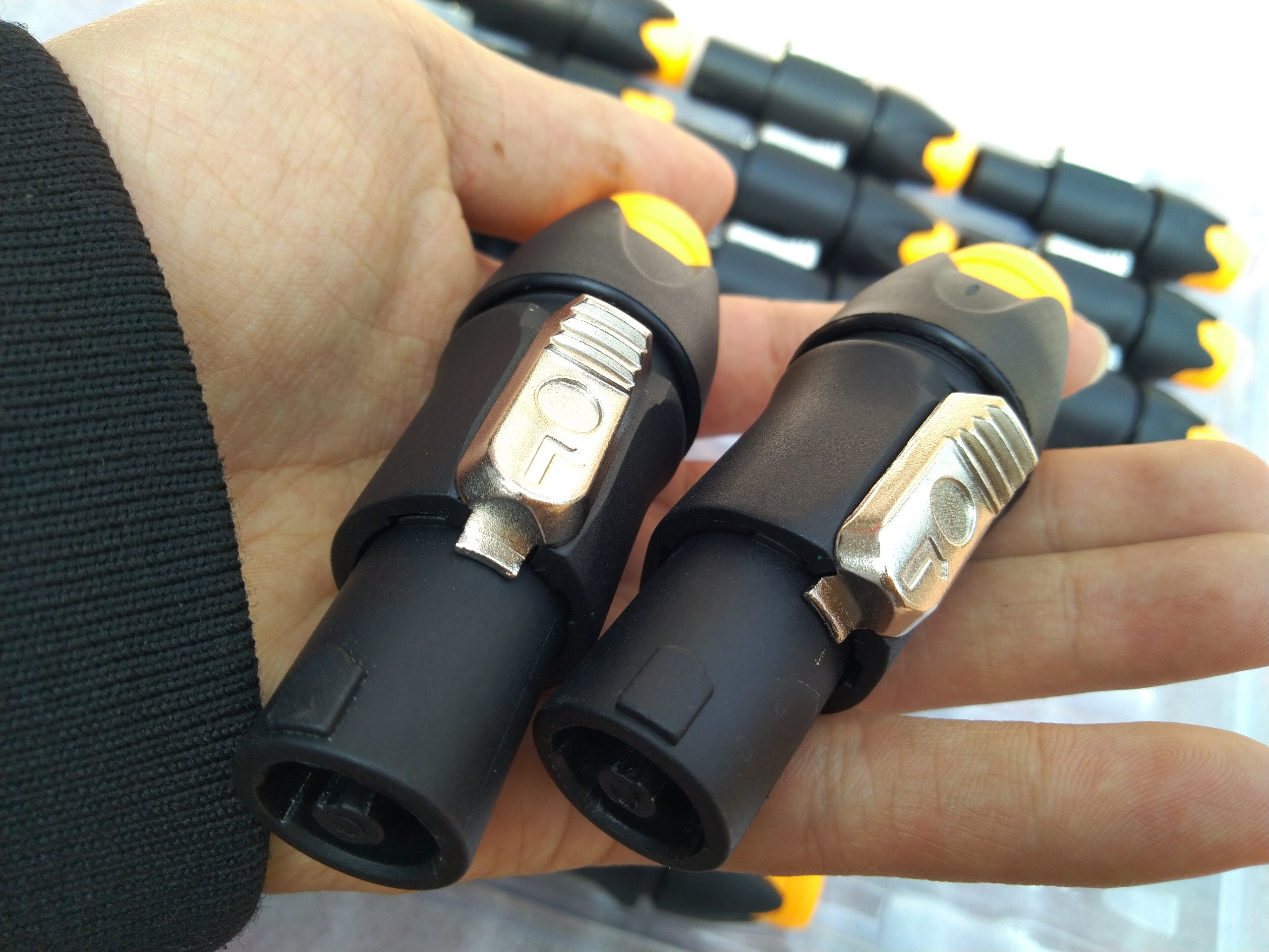 2 CÁI JACK NEUTRIK - DẮC SPEAKON- BINHVAN AUDIO