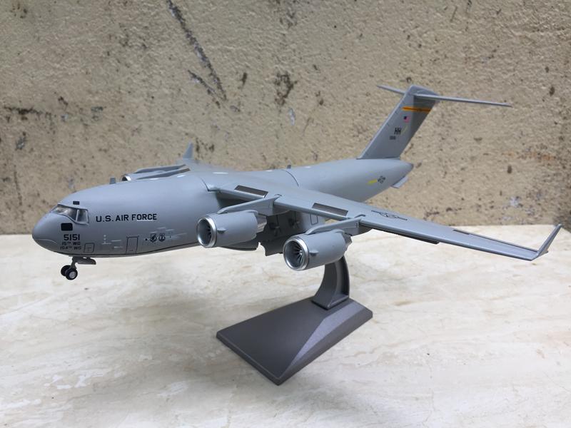 [Hcm]C-17 Globemaster Iii Airplane Model 1:200