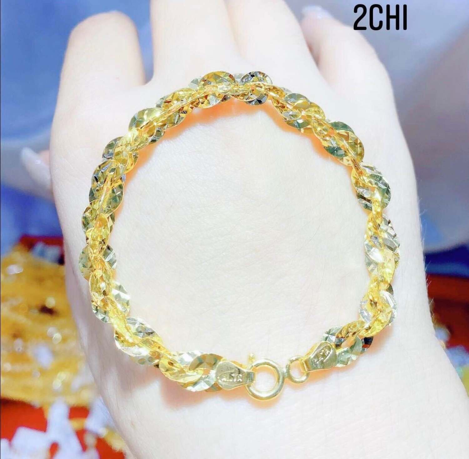 Lắc tay nữ kiểu xoắn mạ vàng 18k lắc 2 chỉ cực xinh